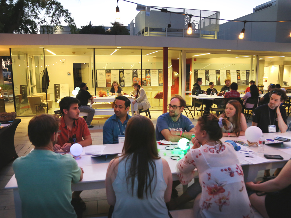 Image of attendees at 2022 JPL NRSG / Caltech CPA / KISS Decadal Networking Event